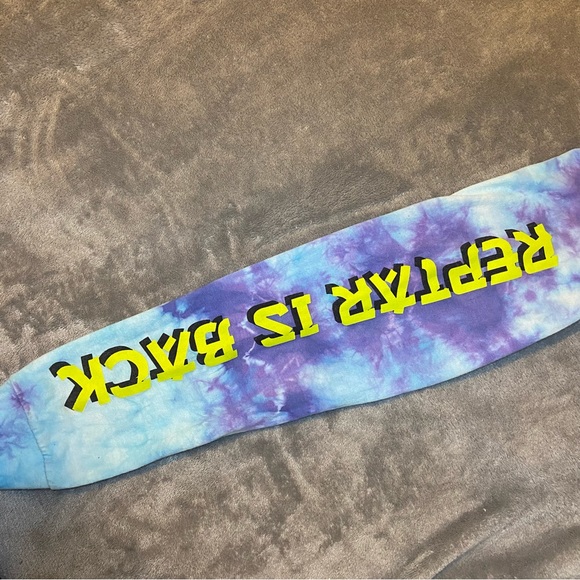 Nickelodeon Rugrats Reptar Cropped Long-Sleeve Tie Die Graphic Tee - Picture 4 of 5